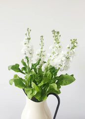 White Flowers 10 oz scented candle