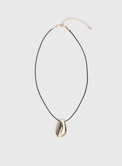 Prominent Pendant Necklace Gold