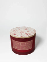 Holiday Berry 12 oz scented candle