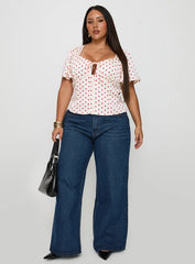 Adrienna Flutter Blouse White / Red Curve