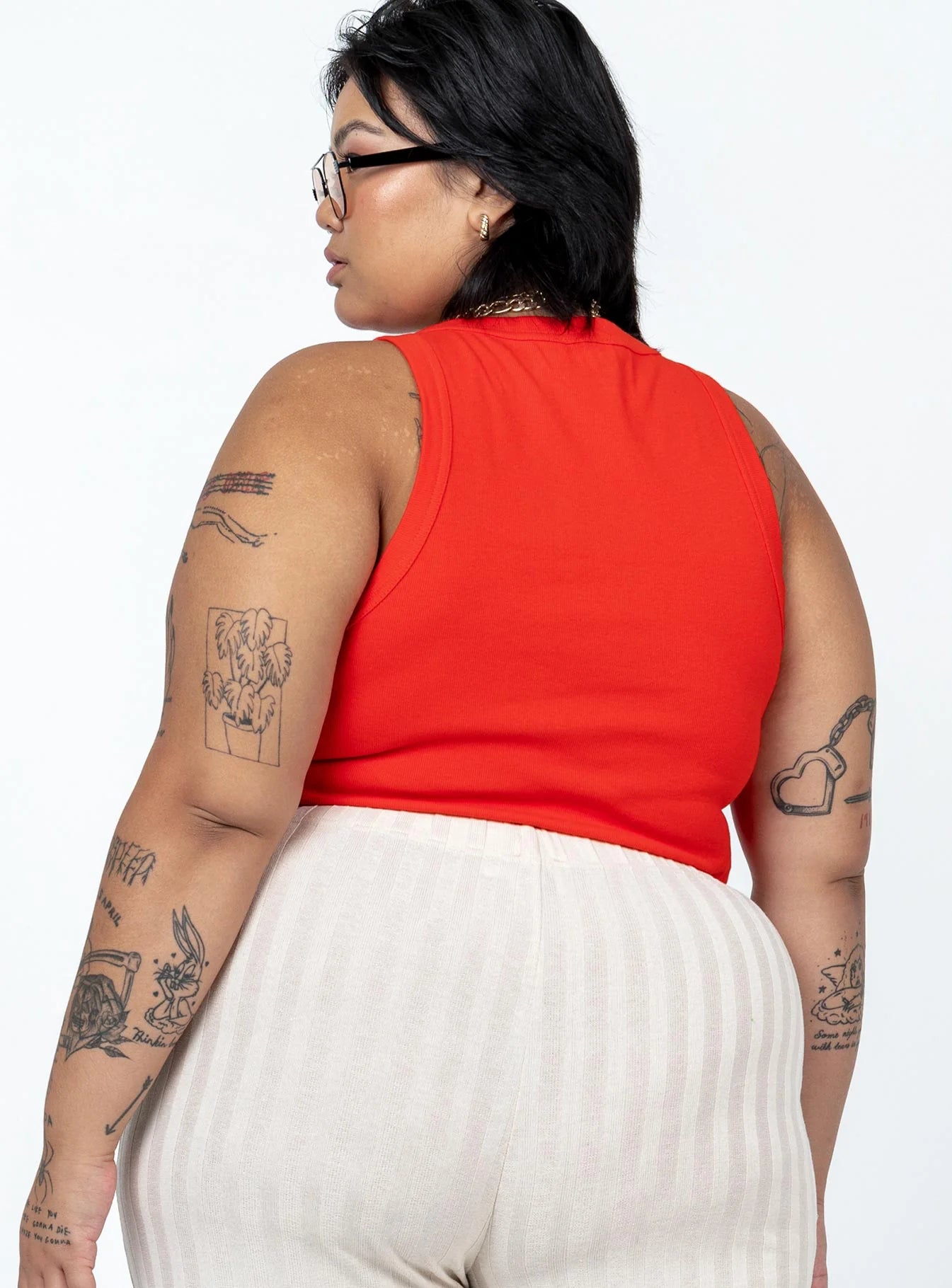 Classic Tank Top Red Curve