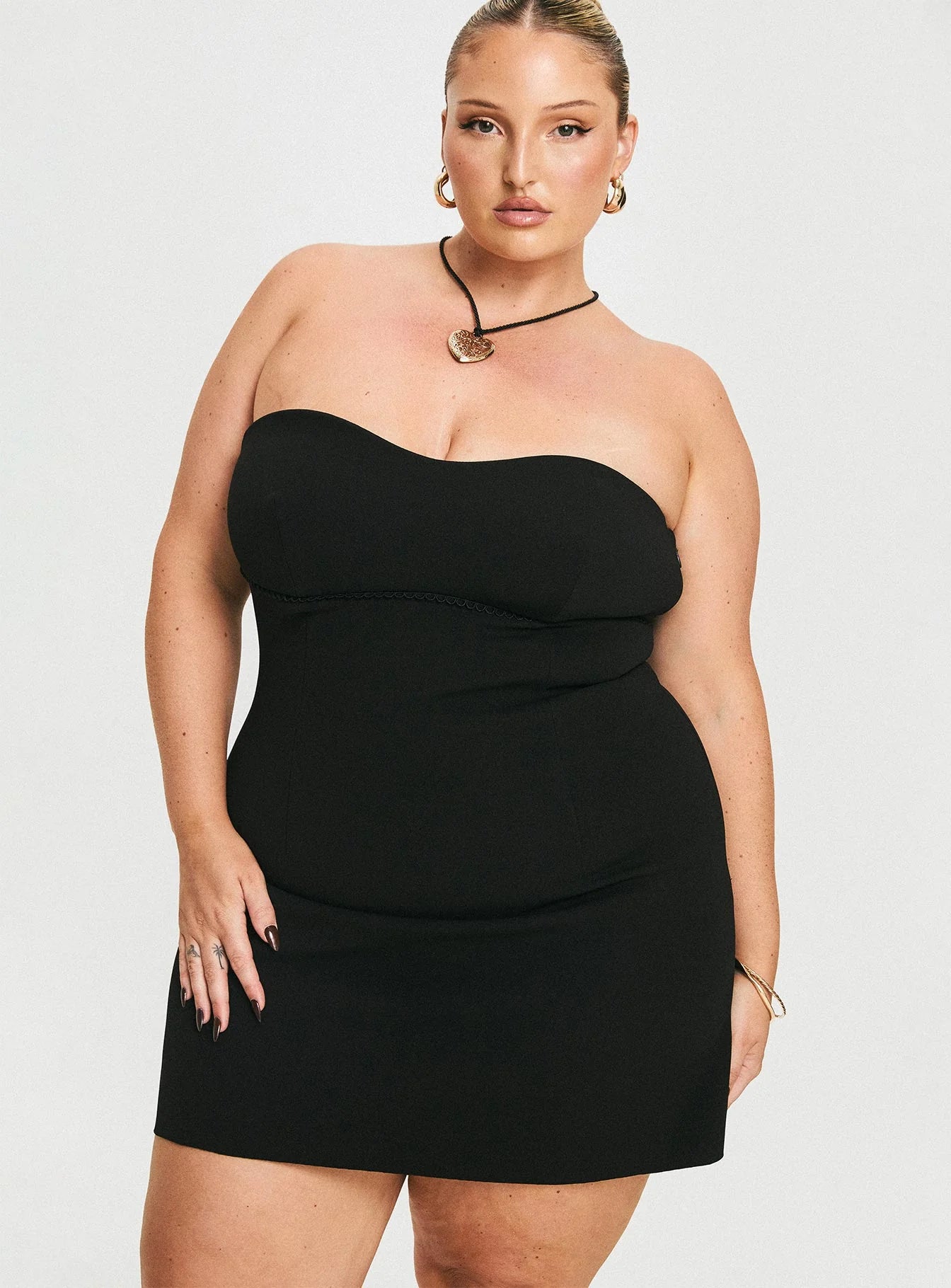 Simple Sweetheart Mini Dress Black Curve