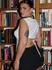 Uzo Top White Curve