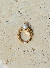 Zegler Pearl Ring Gold