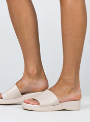 Delia Sandals Beige