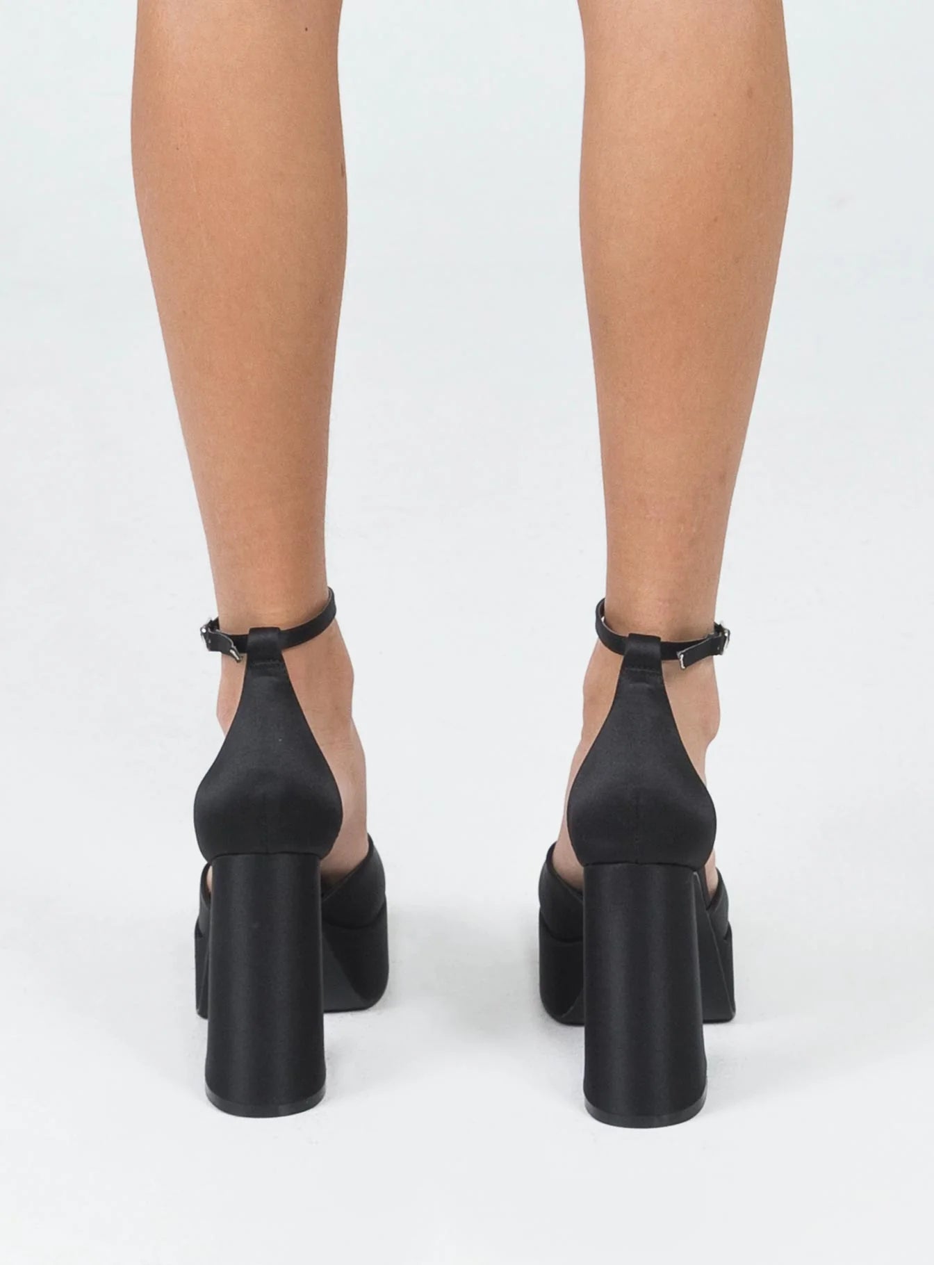 Vogel Platform Heels Black