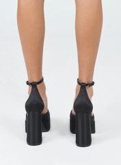 Vogel Platform Heels Black