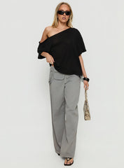 Winny Off Shoulder Tee Black