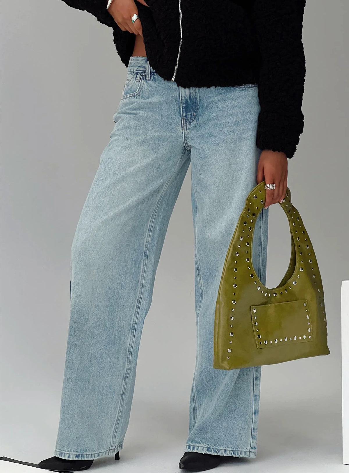 Edge Of Town Mid Rise Straight Leg Jeans Vintage Blue