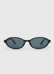 Captivation Oval Sunglasses Black