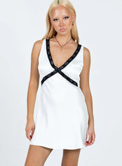 Yaralla Mini Dress White / Black