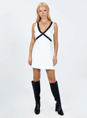 Yaralla Mini Dress White / Black