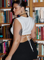 Uzo Top White Curve