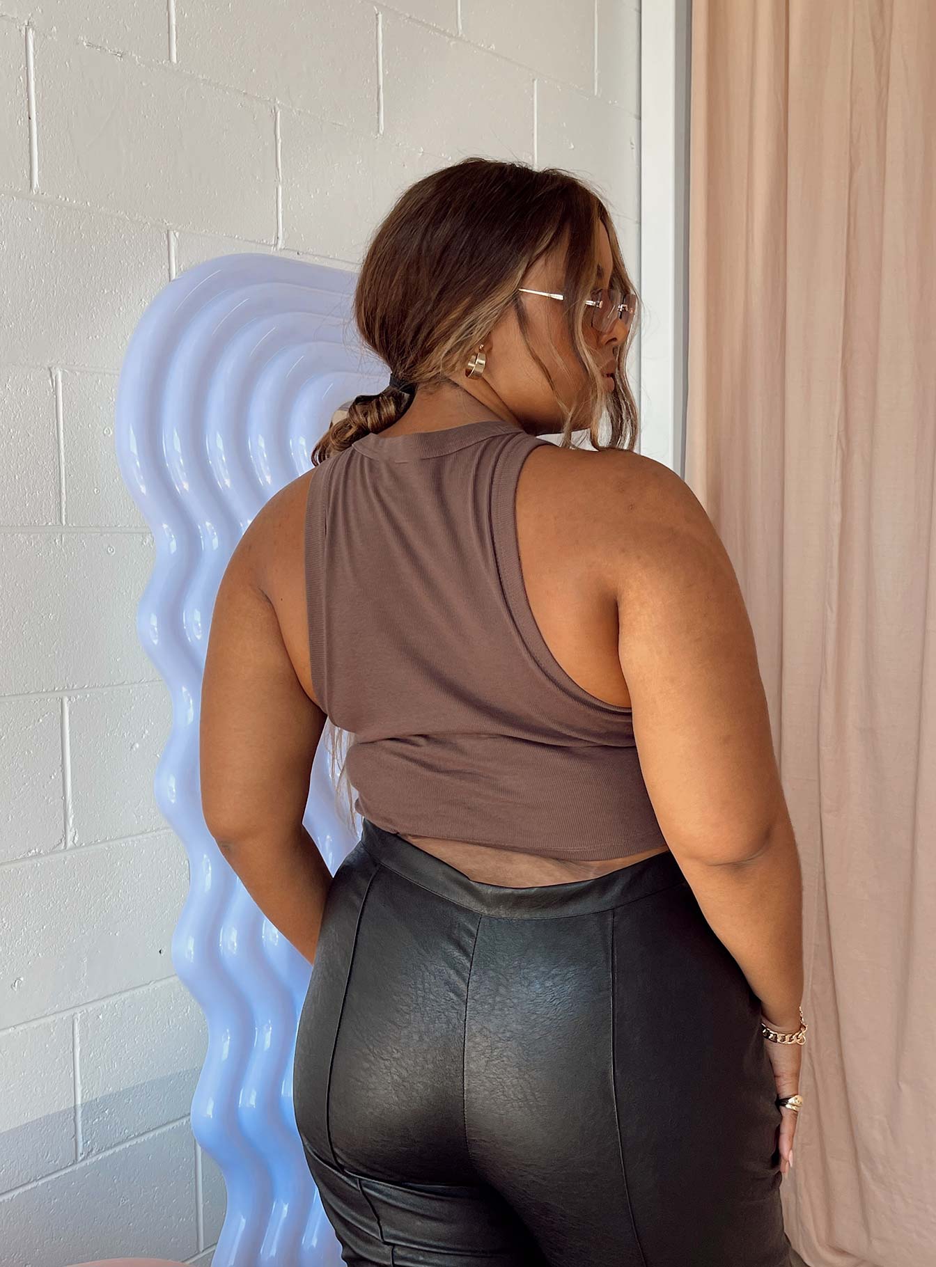 Classic Tank Top Brown Curve