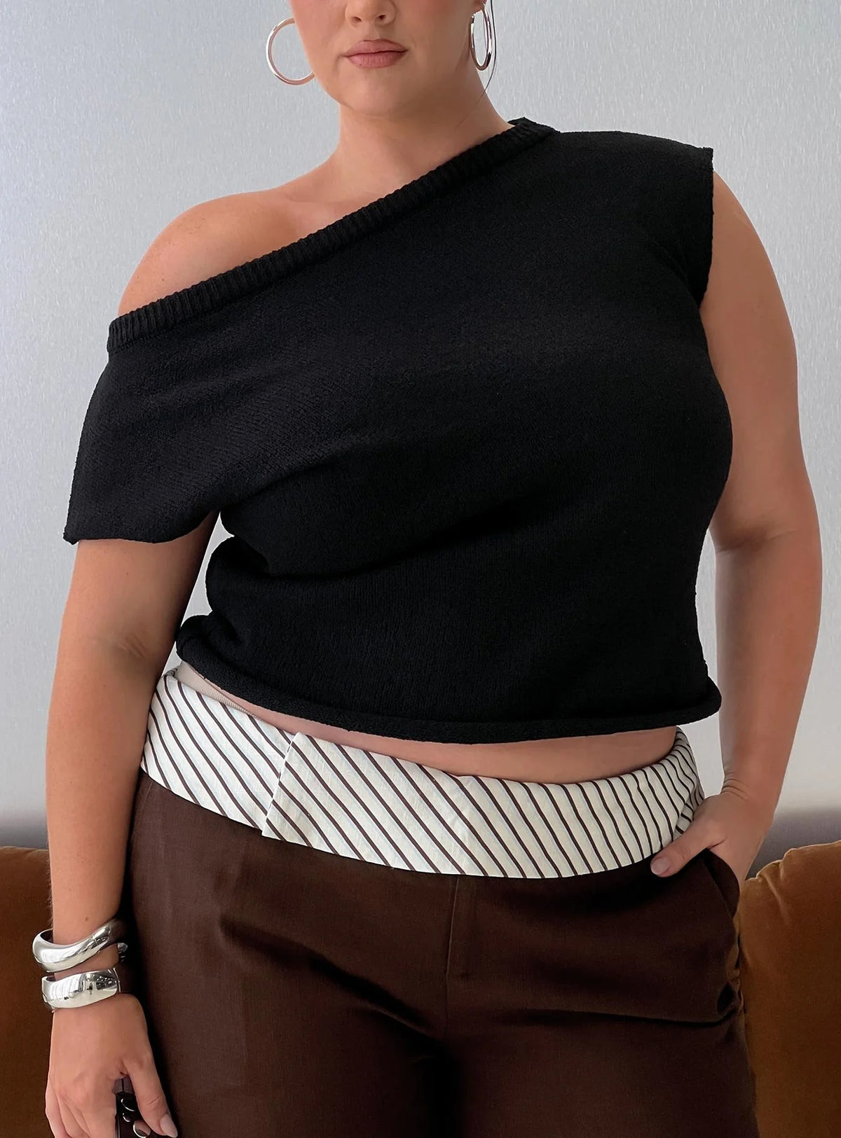 Ashfield Off Shoulder Top Black Curve