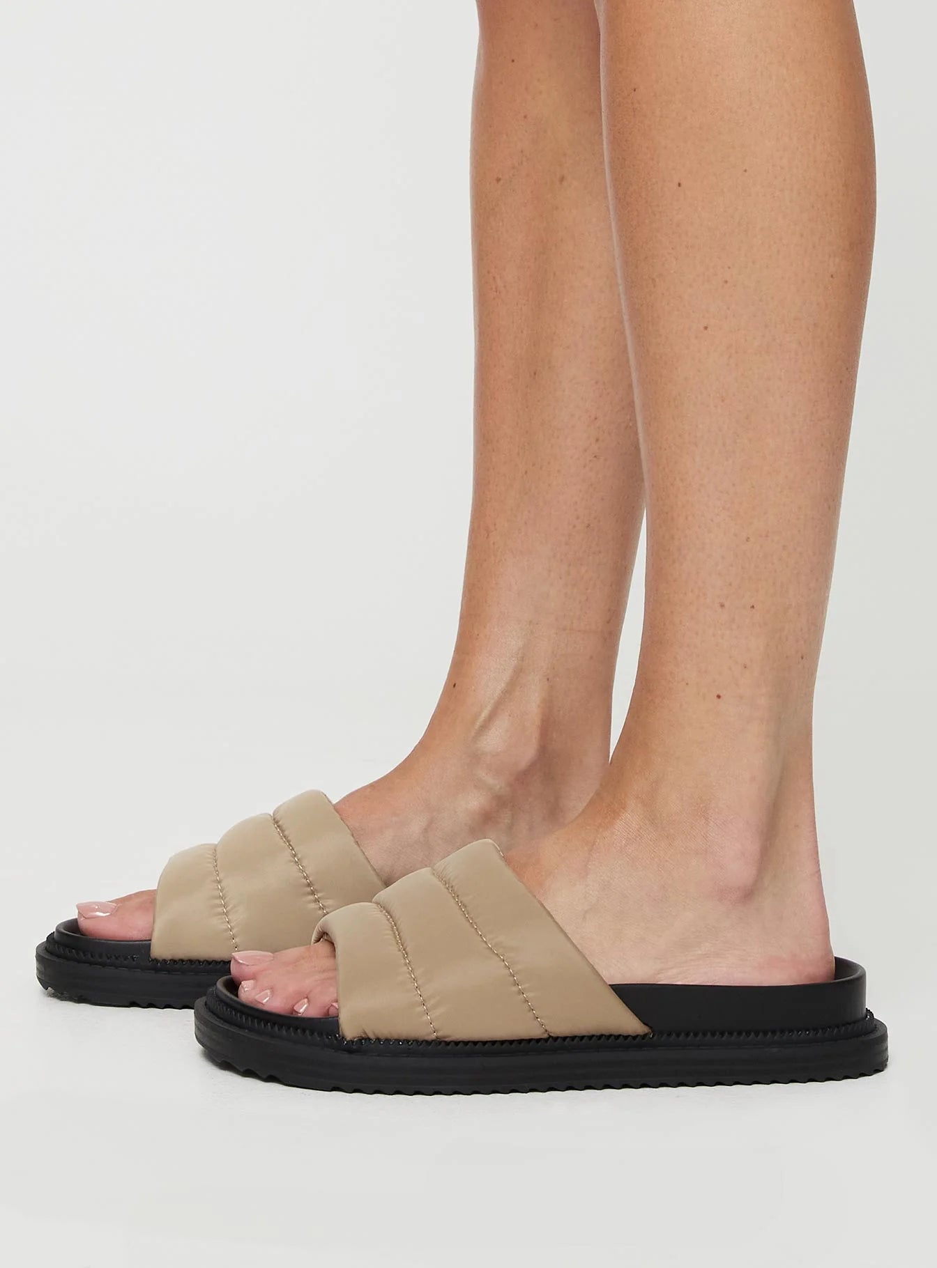Levin Flats Beige / Black