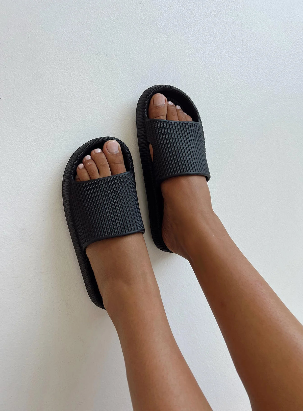 Benito Slides Black