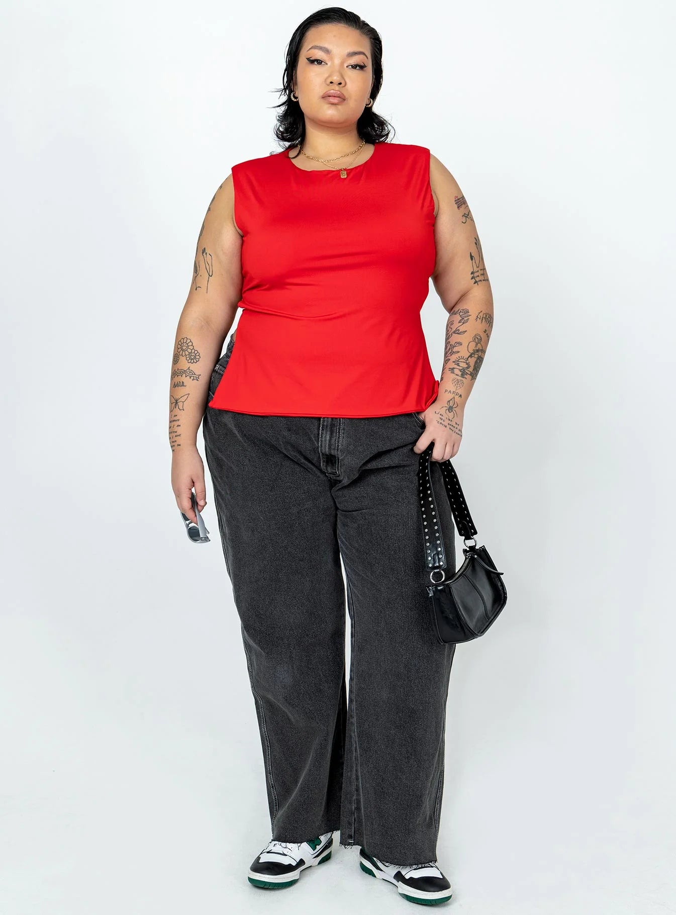 Uzo Top Red Curve