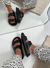 Sani Flats Black