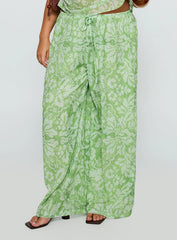 Finesse Pants Green Floral Curve