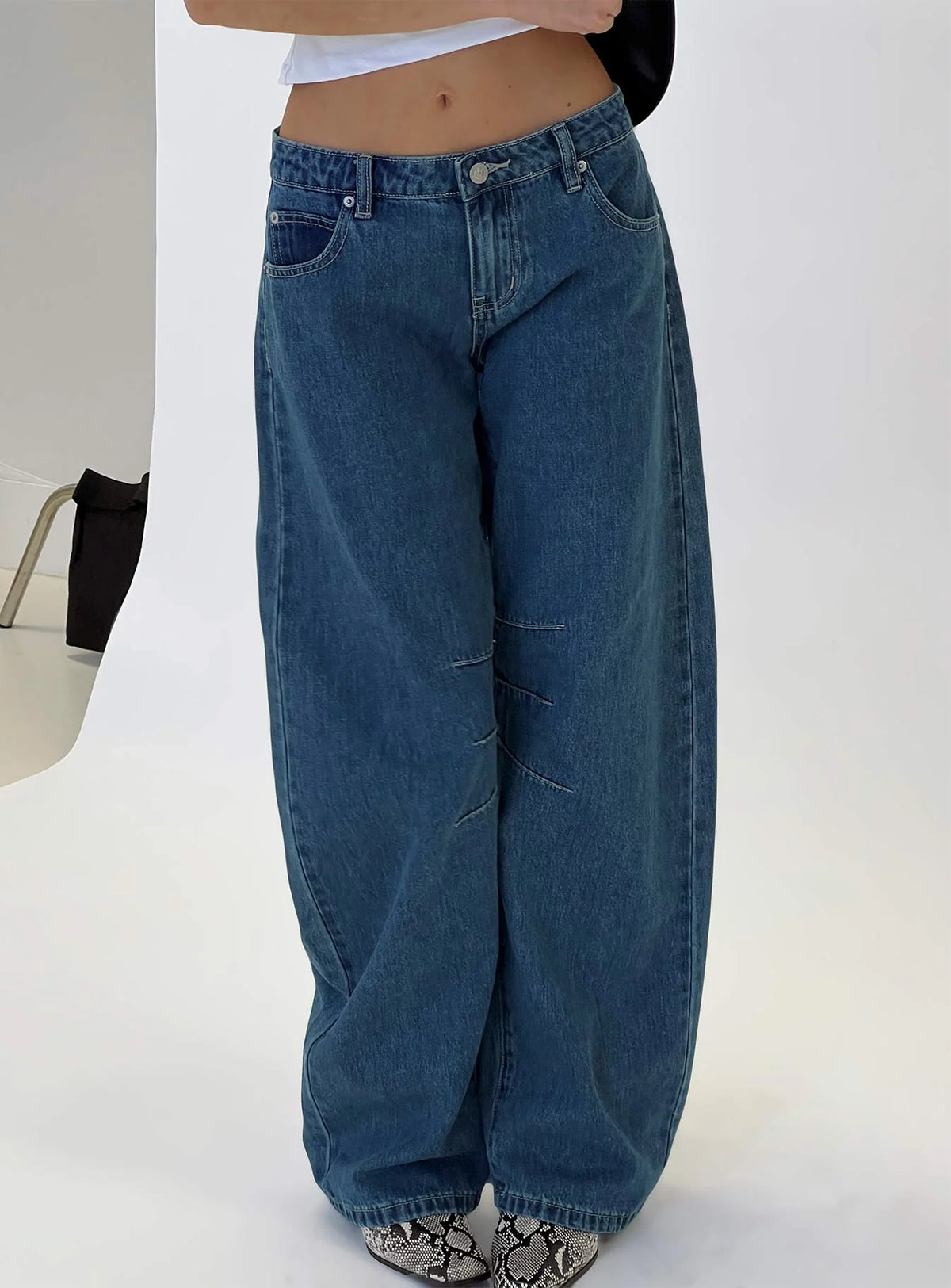 Tippie Low Rise Barrel Leg Jeans Mid Wash