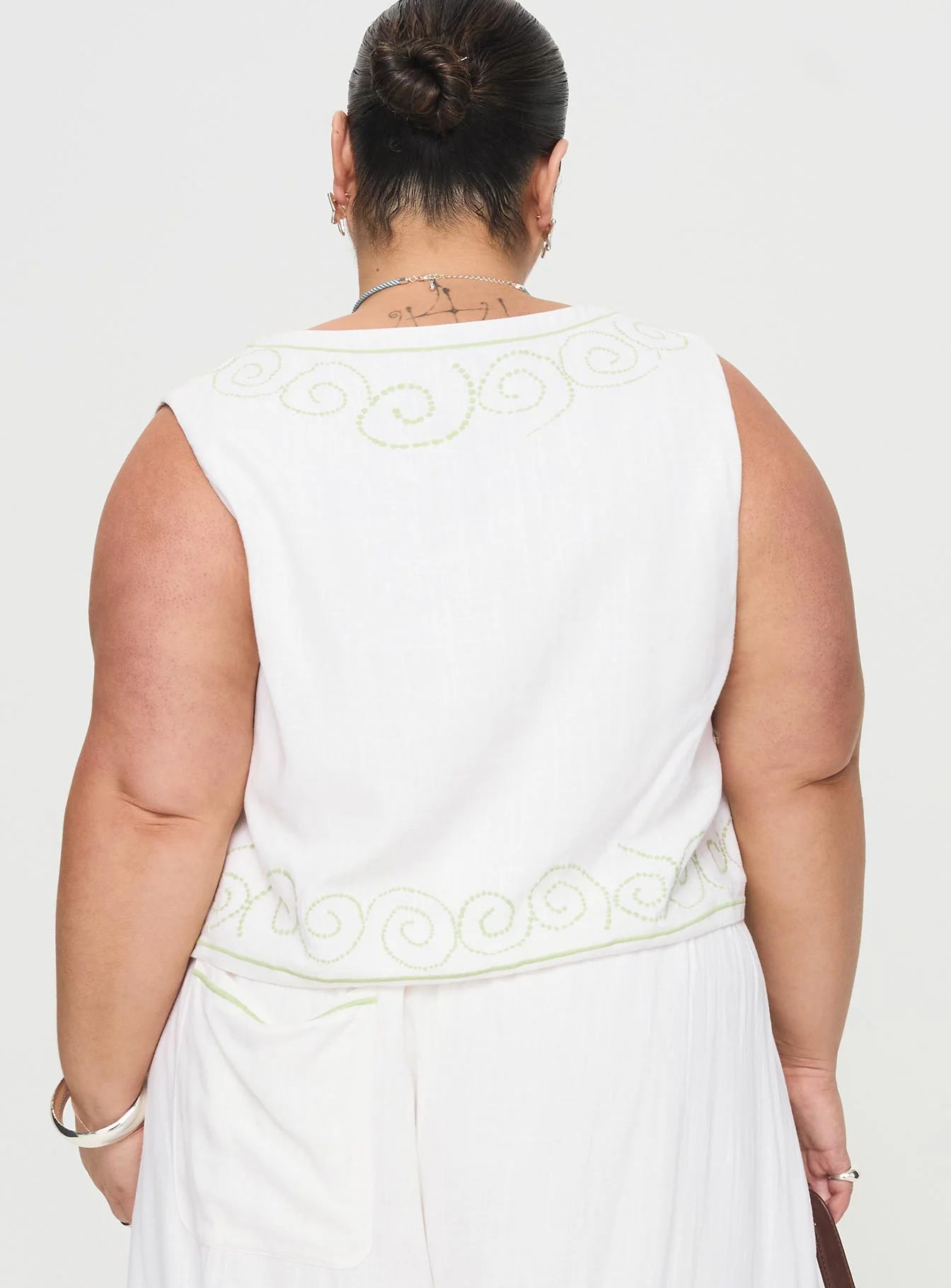 Kindred Tie Top White / Green Curve