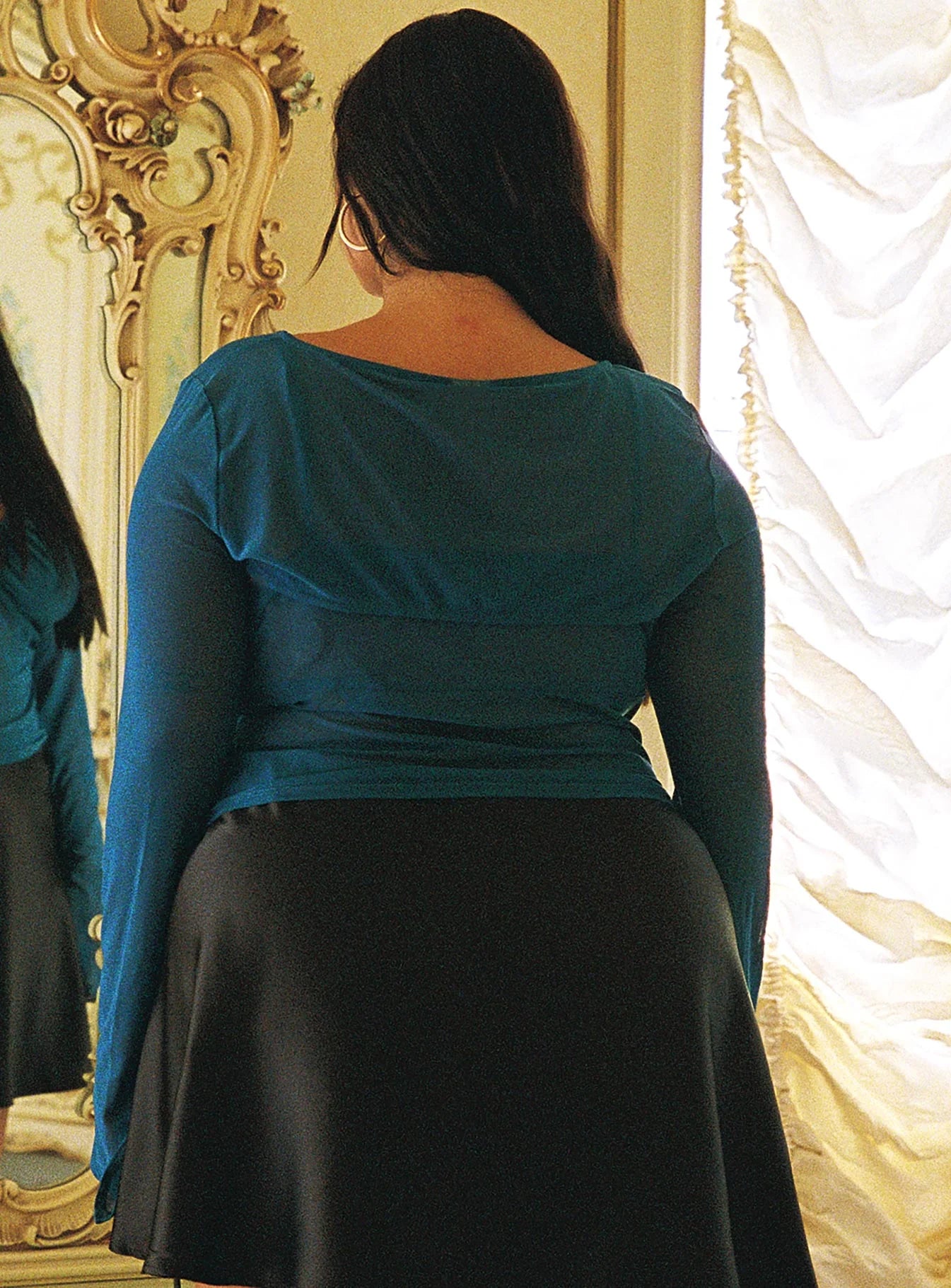 Mcleay Cut Out Top Blue Curve