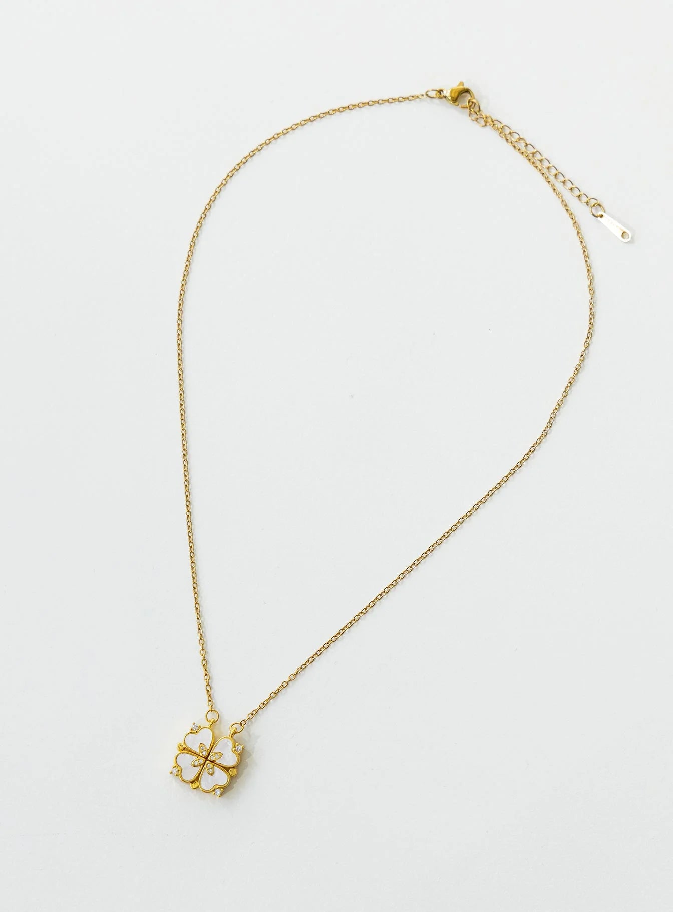 Cloverfiled Necklace Gold