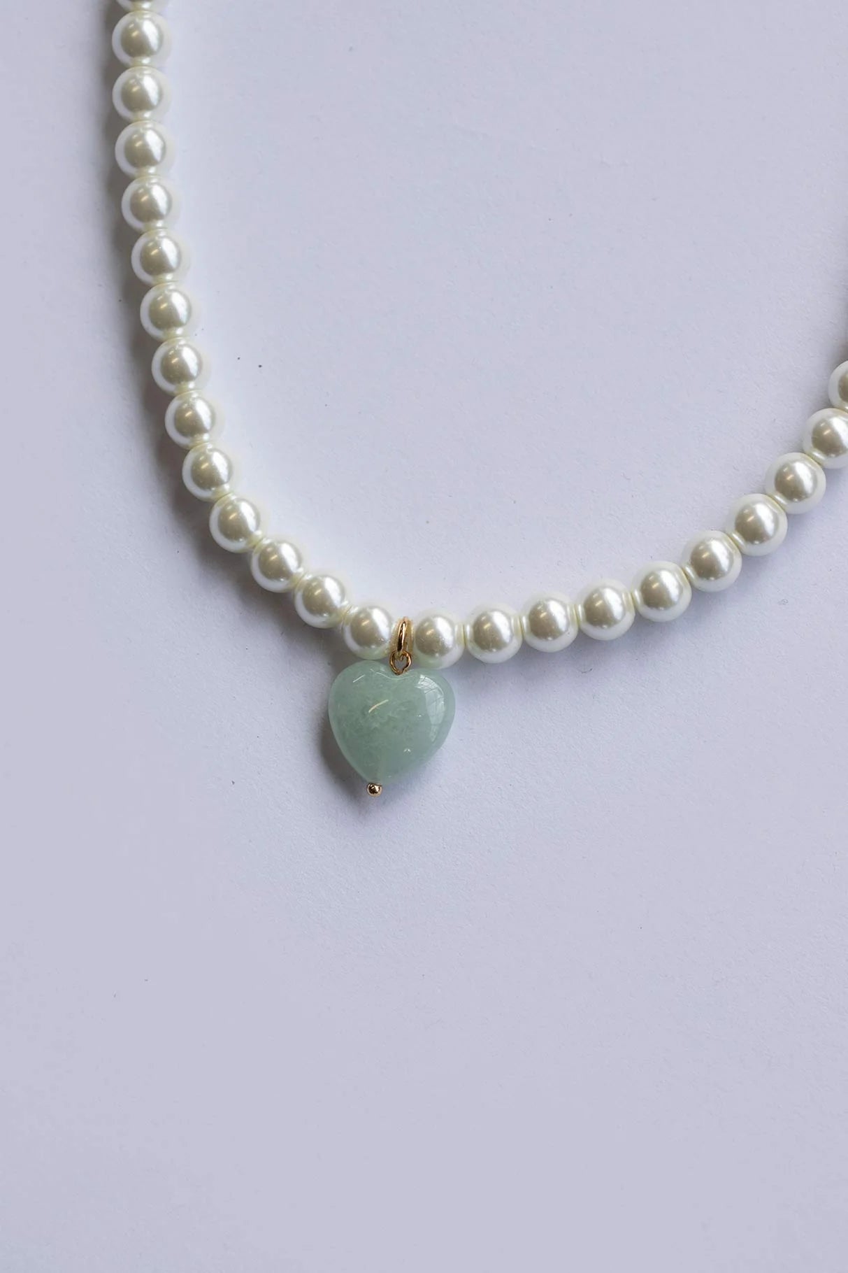 Telka Pearl Heart Necklace White / Green