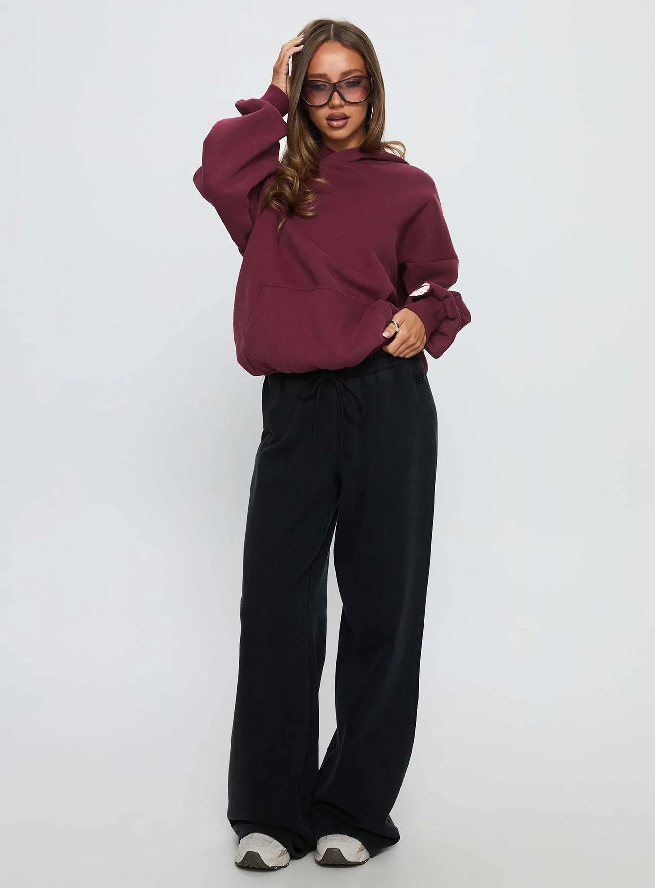 Kisses Graphic Hoodie Wine