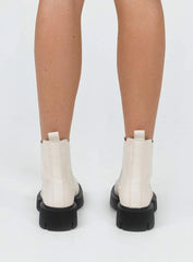 Lavern Boot Beige