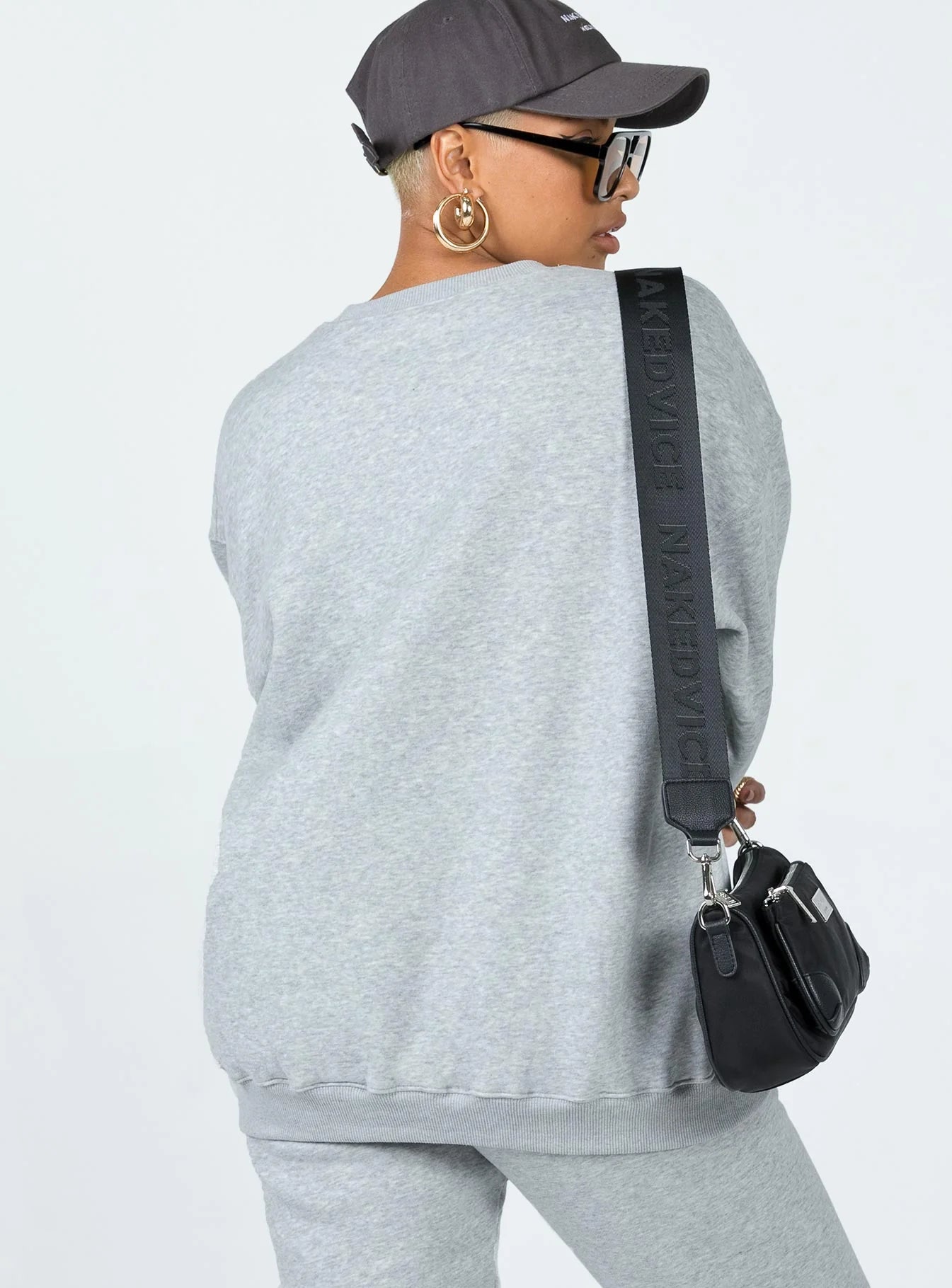 Club Basic Crewneck Sweatshirt Grey