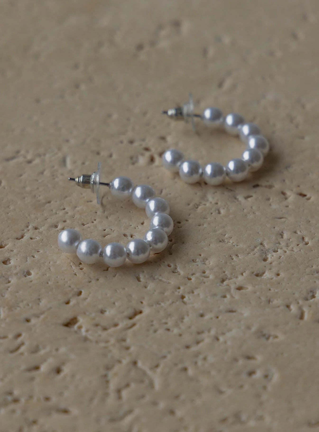 Maud Pearl Earrings White