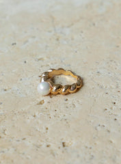 Zegler Pearl Ring Gold