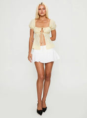 How To Fly Tie Detail Top Yellow