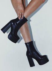 Garvie Platform Boots Black