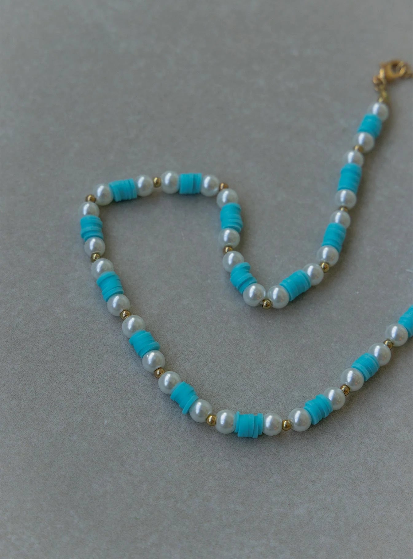 Delaria Heishi Bead Pearl Necklace Blue / Multi